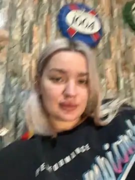 Snapshot of Sextazy chatting on February 3, 3:28 pm Sextazy online show from February 3, 3:28 pm