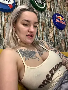 Snapshot of Sextazy chatting on February 12, 11:38 am Sextazy online show from February 12, 11:38 am