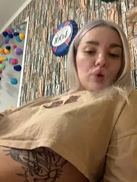 Snapshot of Sextazy chatting on February 27, 7:03 pm Sextazy online show from February 27, 7:03 pm