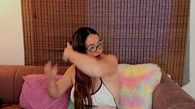 Snapshot of ariana_cross chatting on February 13, 1:29 pm ariana cross online show from February 13, 1:29 pm