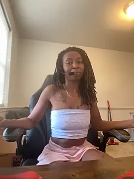 LeyaHoneybuns online show from November 14, 7:45 pm