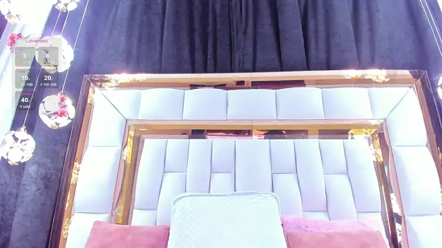 RileySweett online show from March 31, 11:54 am