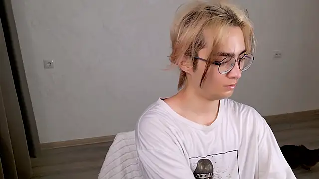 Snapshot of CuteYukiKun chatting on October 25, 3:25 am CuteYukiKun online show from October 25, 3:25 am