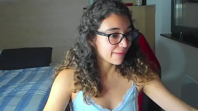 uniquerossie online show from October 24, 8:00 am