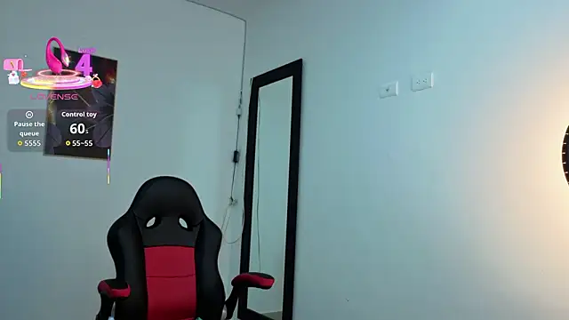 daniela xue online show from March 18, 8:01 pm