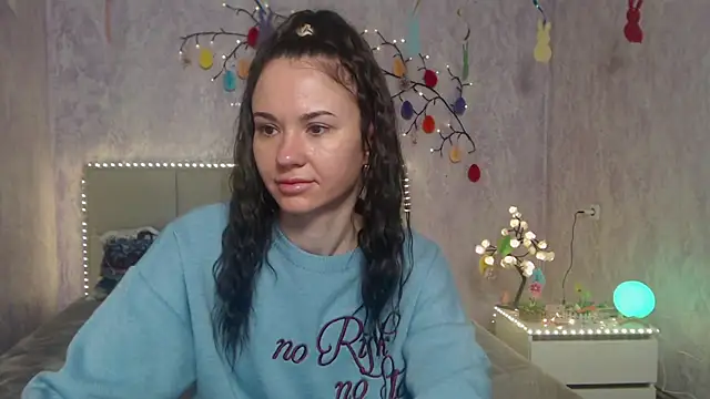 KaraCriegs online show from April 1, 5:43 pm