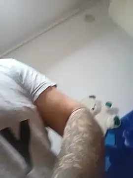 Snapshot of LucianM6 chatting on November 23, 6:46 am LucianM6 online show from November 23, 6:46 am