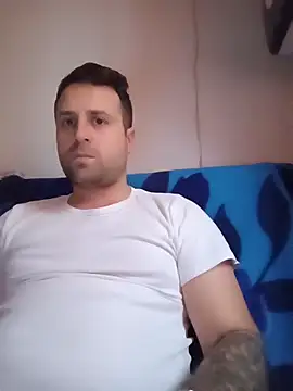 Snapshot of LucianM6 chatting on December 1, 12:54 pm LucianM6 online show from December 1, 12:54 pm