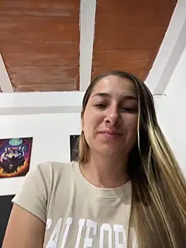 Snapshot of Iris_love18 chatting on January 28, 1:49 pm Iris love18 online show from January 28, 1:49 pm