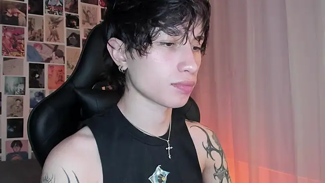 liamelf online show from December 19, 6:23 am