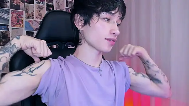 liamelf online show from March 13, 4:05 am