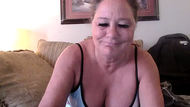 LexxiLeeds online show from February 26, 12:37 pm