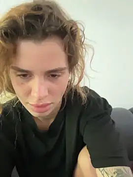 EmiliaCatalina online show from February 5, 6:56 pm