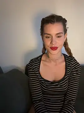 EmiliaCatalina online show from February 15, 12:51 am