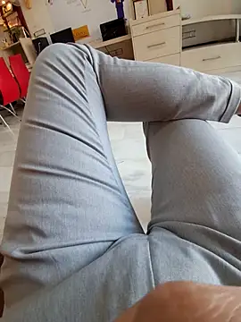 Snapshot of sexyboy1011 chatting on November 10, 7:51 am sexyboy1011 online show from November 10, 7:51 am