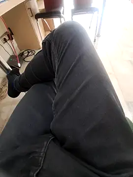 Snapshot of sexyboy1011 chatting on February 5, 8:41 am sexyboy1011 online show from February 5, 8:41 am