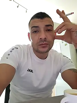 Snapshot of Zoltanioan26 chatting on November 29, 8:50 am Zoltanioan26 online show from November 29, 8:50 am