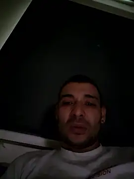 Snapshot of Zoltanioan26 chatting on January 14, 7:03 am Zoltanioan26 online show from January 14, 7:03 am