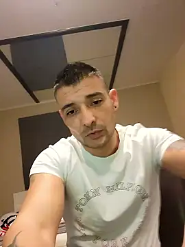 Snapshot of Zoltanioan26 chatting on January 19, 2:15 am Zoltanioan26 online show from January 19, 2:15 am