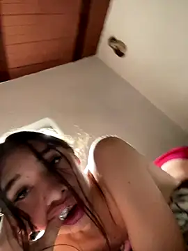 NICOLSKINNY1 online show from October 22, 3:45 pm