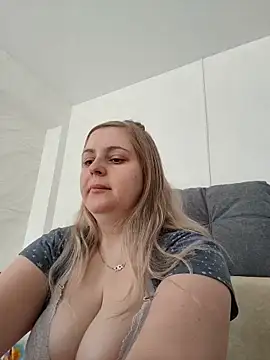 Snapshot of Lady_nice_cat chatting on May 16, 5:59 am Lady nice cat online show from May 16, 5:59 am