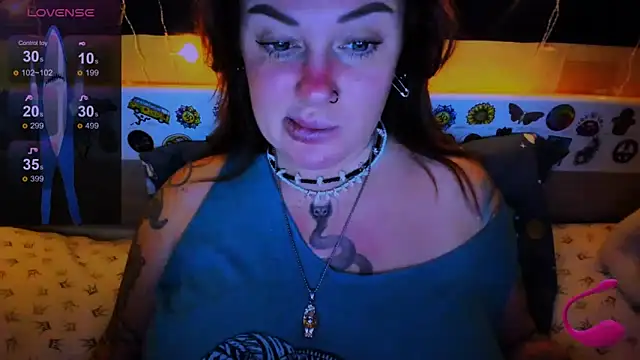 Snapshot of EllieOz chatting on January 13, 4:19 pm EllieOz online show from January 13, 4:19 pm