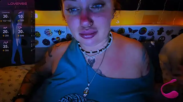 Snapshot of EllieOz chatting on January 13, 7:21 pm EllieOz online show from January 13, 7:21 pm
