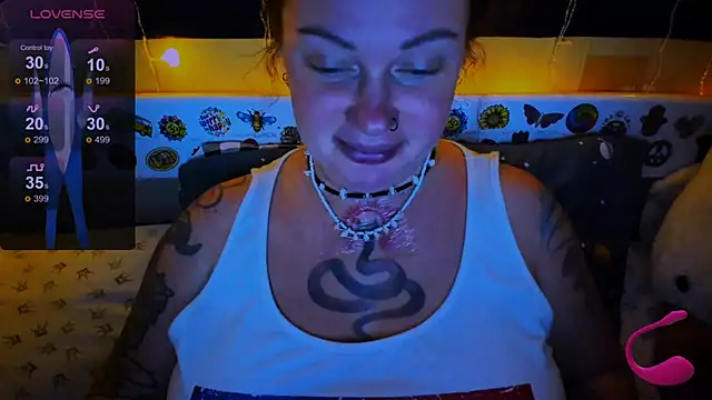 Snapshot of EllieOz chatting on January 14, 9:09 pm EllieOz online show from January 14, 9:09 pm