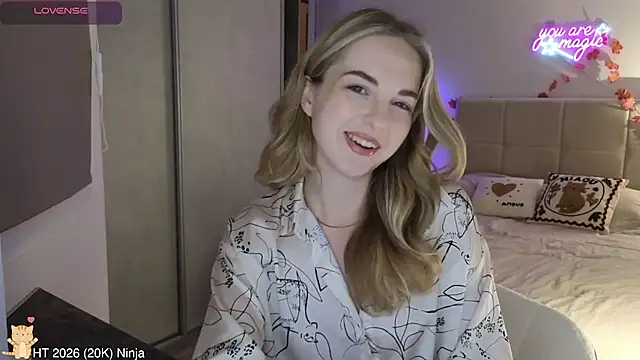 Snapshot of Miss_Aliannaa chatting on April 27, 7:01 pm Miss Aliannaa online show from April 27, 7:01 pm