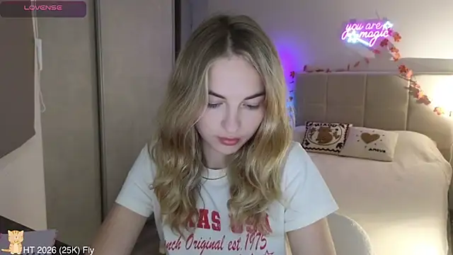 Snapshot of Miss_Aliannaa chatting on May 5, 7:11 pm Miss Aliannaa online show from May 5, 7:11 pm