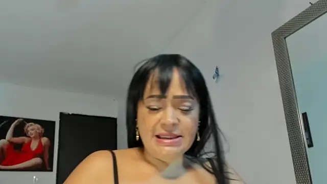 seleneh online show from April 14, 8:04 pm