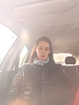 LauraBaby online show from April 9, 9:04 am