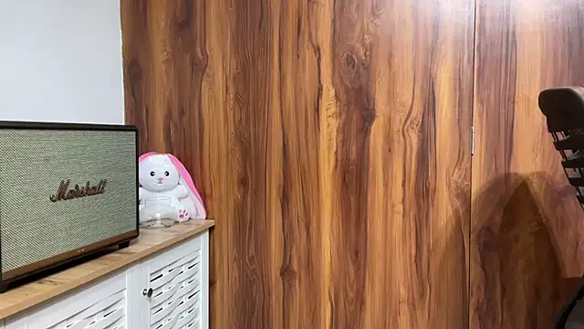 julie 08 online show from April 10, 6:45 pm