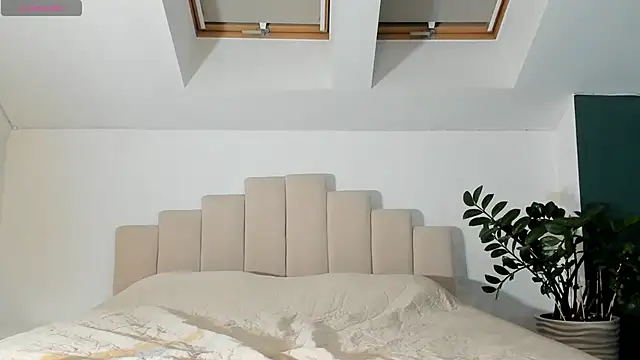 Snapshot of LunAnna chatting on September 28, 6:46 pm LunAnna online show from September 28, 6:46 pm