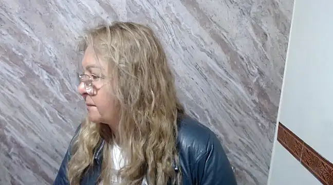 Mia Davies2 online show from February 24, 8:47 pm