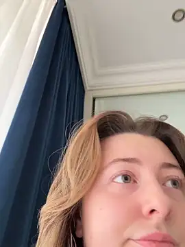 curvyflawless online show from December 5, 7:39 am