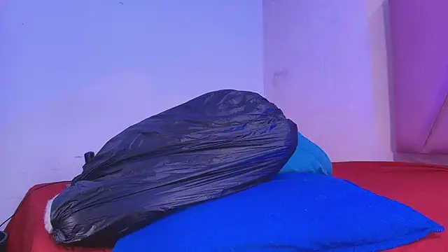 arl chloee online show from October 9, 3:15 am