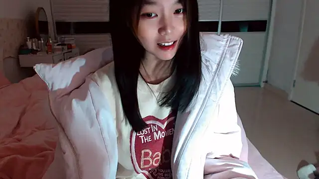 -Lucky Girl online show from March 2, 2:03 am