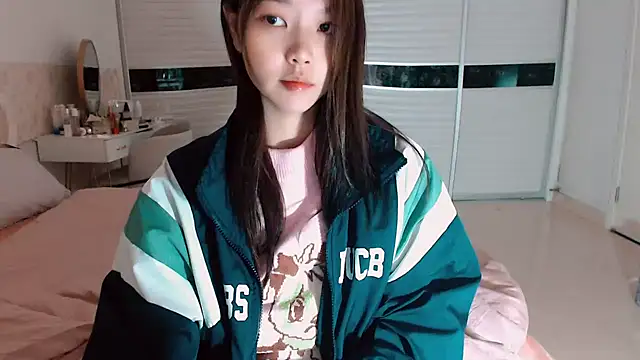 Snapshot of -Lucky_Girl chatting on June 7, 1:54 am -Lucky Girl online show from June 7, 1:54 am