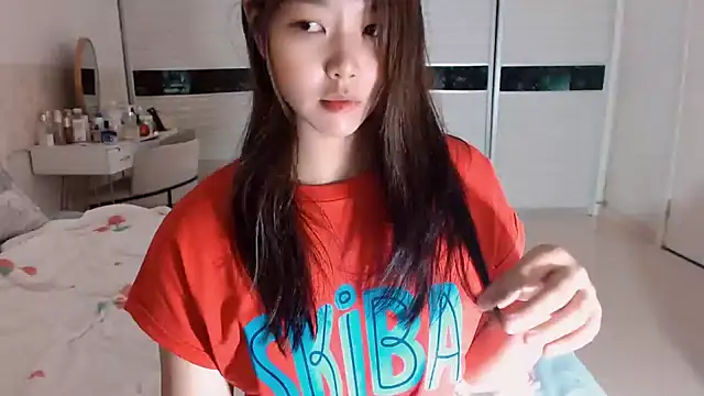 Snapshot of -Lucky_Girl chatting on June 25, 12:53 pm -Lucky Girl online show from June 25, 12:53 pm