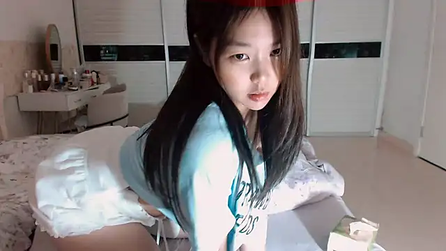 Snapshot of -Lucky_Girl chatting on July 1, 2:18 pm -Lucky Girl online show from July 1, 2:18 pm