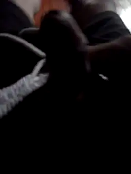 Snapshot of Monzizi9x chatting on April 14, 9:59 am Monzizi9x online show from April 14, 9:59 am