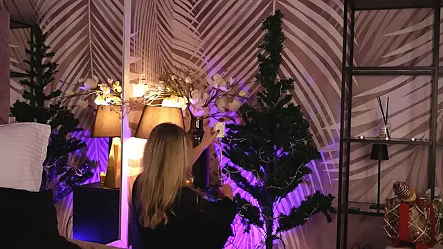 KatyaBelle online show from December 4, 8:50 pm