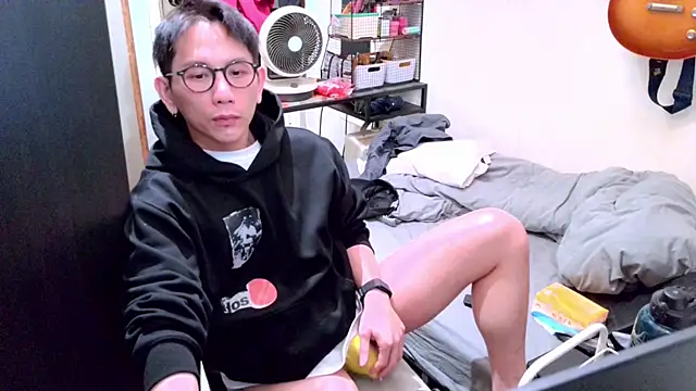 UndreamtM online show from February 20, 6:59 am