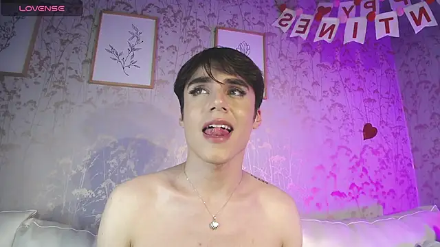 Snapshot of ChristianM_18 chatting on February 15, 8:22 pm ChristianM 18 online show from February 15, 8:22 pm