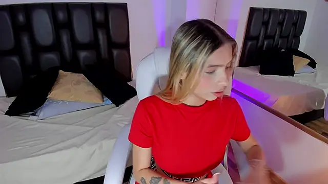 lana-rosse online show from March 12, 7:17 pm