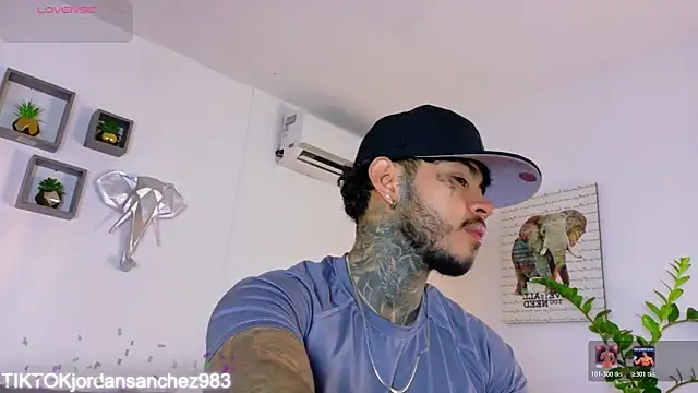 JordanSmiith  online show from February 5, 10:14 pm