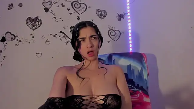 Linisprincehot69 online show from June 26, 4:50 am