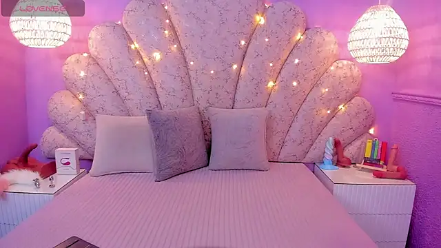 chloe watson  online show from March 12, 7:38 pm