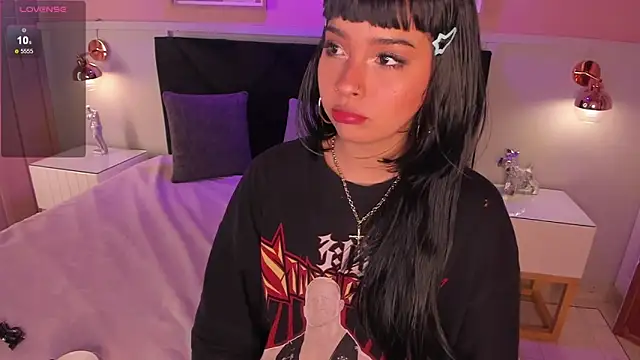 chloe watson  online show from May 22, 8:36 pm